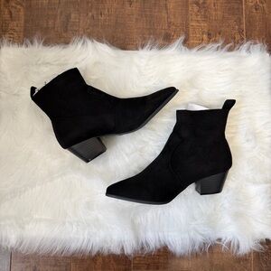 Qupid Womens Faux Suede Ankle Boots Size 6.5 Black Block Heel Bootie Pointy Toe